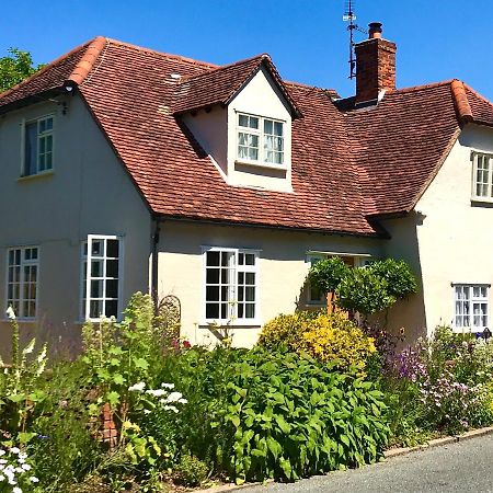 Corner House Luxury Bnb Little Dunmow Eksteriør billede