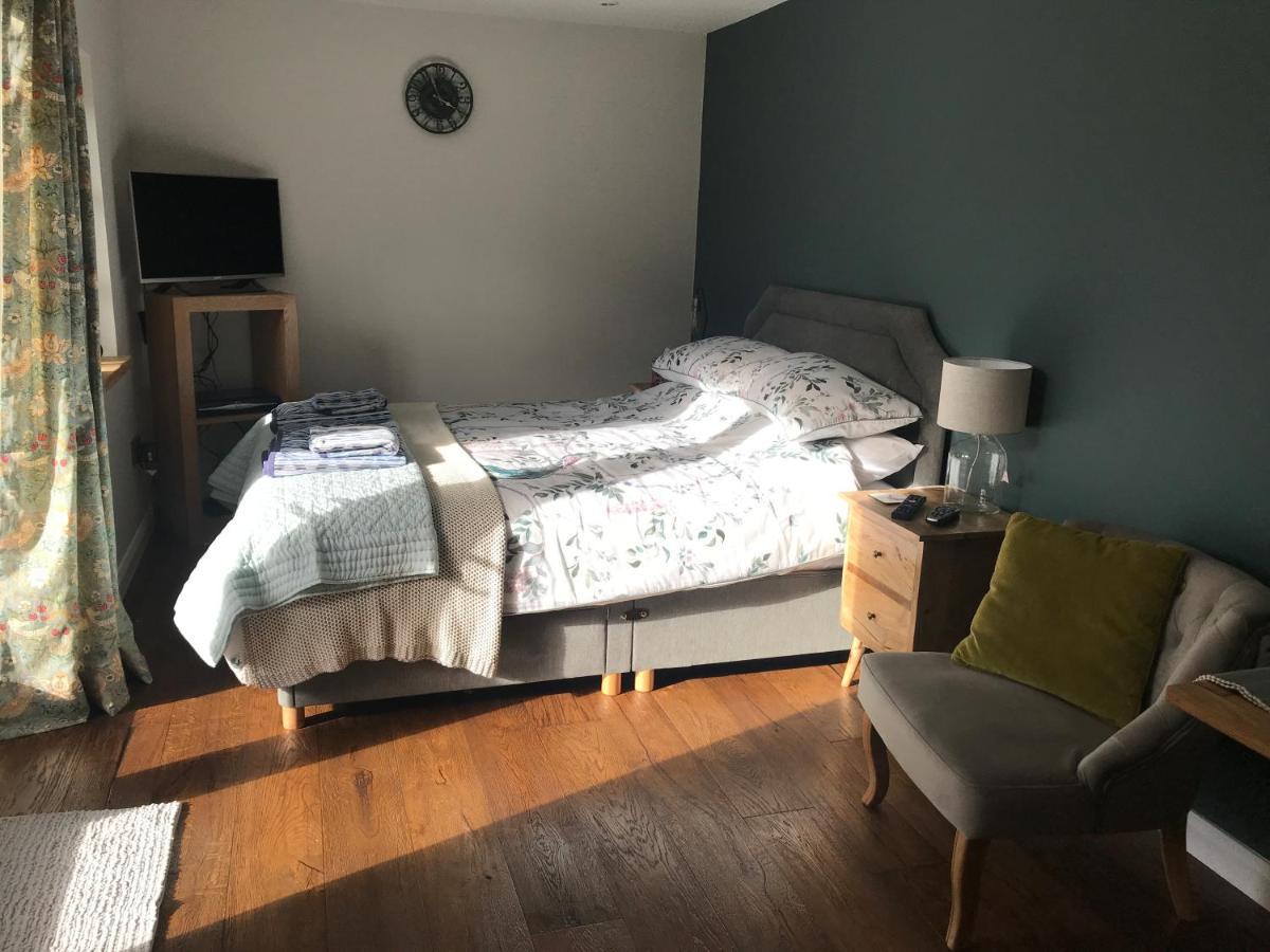 Corner House Luxury Bnb Little Dunmow Eksteriør billede