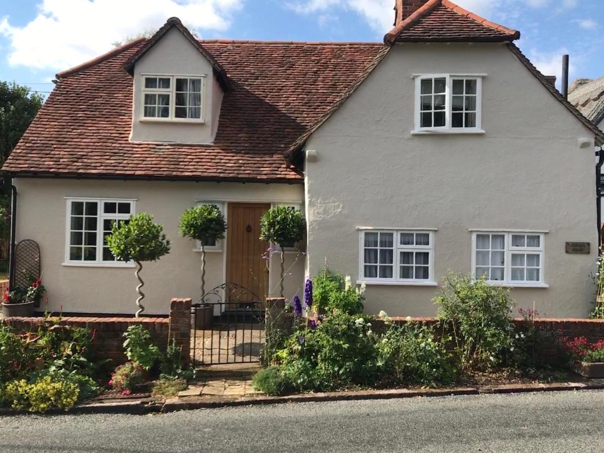 Corner House Luxury Bnb Little Dunmow Eksteriør billede