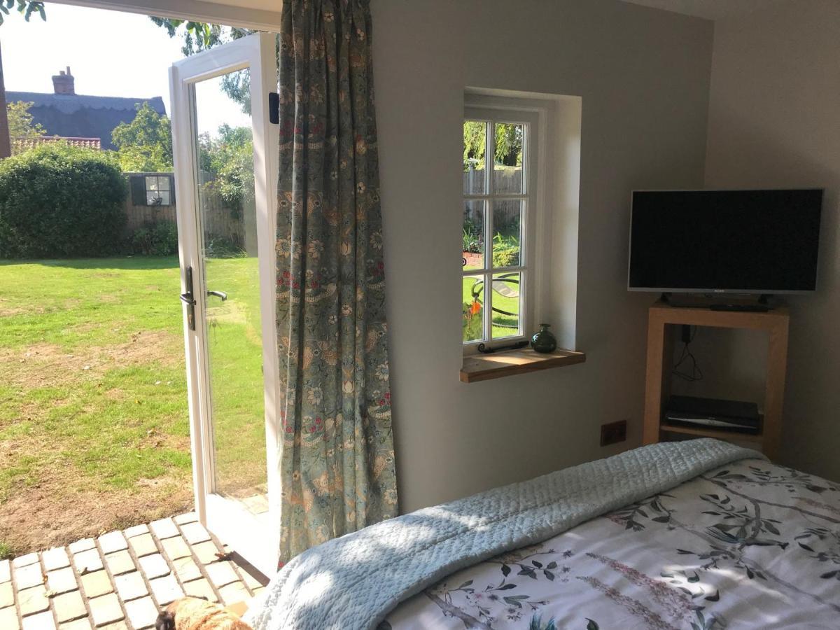 Corner House Luxury Bnb Little Dunmow Eksteriør billede
