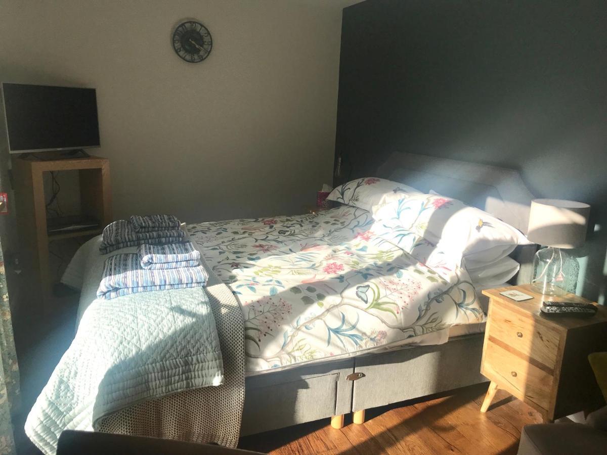 Corner House Luxury Bnb Little Dunmow Eksteriør billede