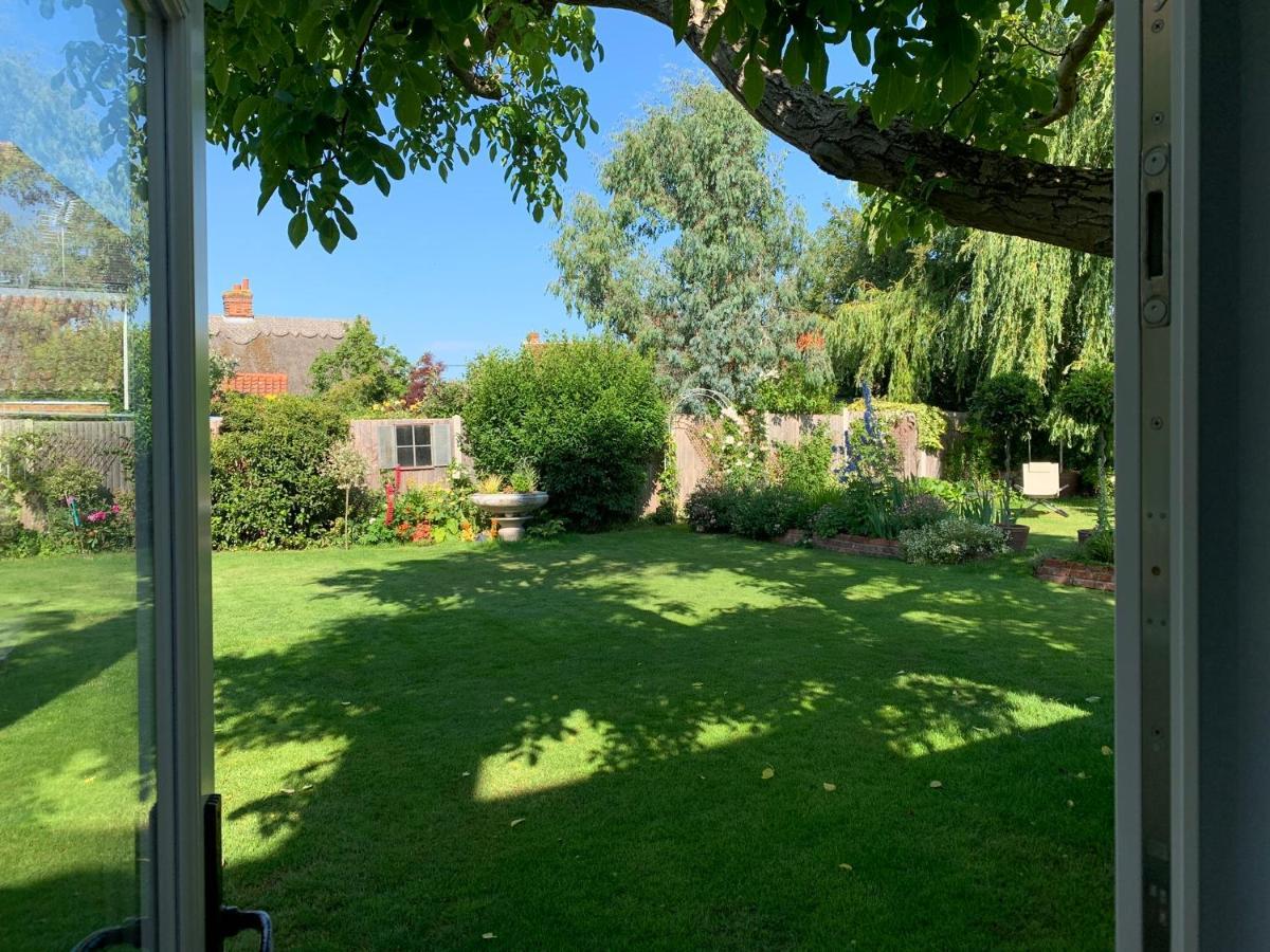 Corner House Luxury Bnb Little Dunmow Eksteriør billede