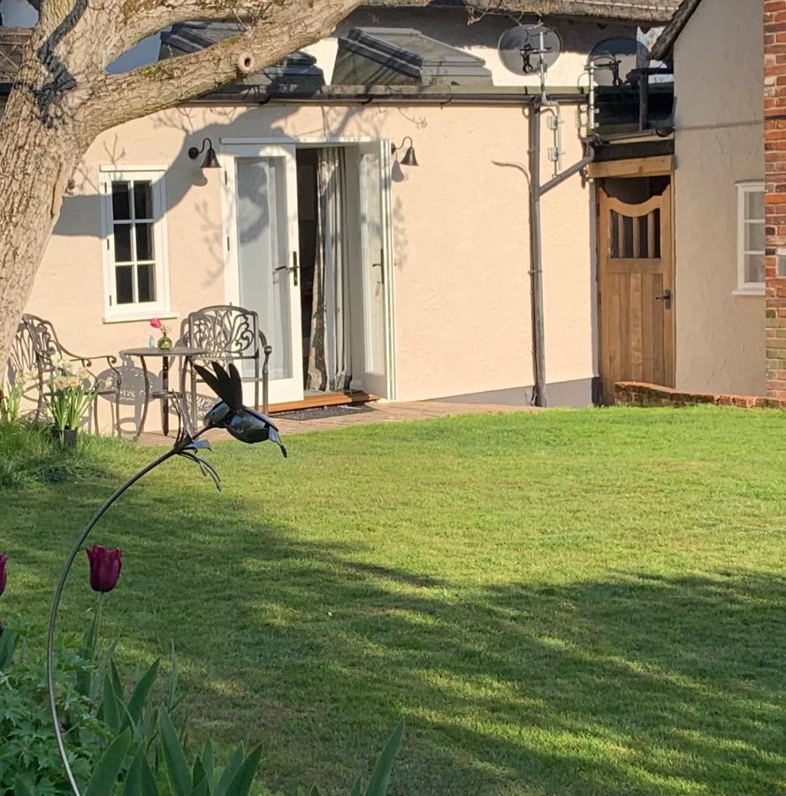 Corner House Luxury Bnb Little Dunmow Eksteriør billede