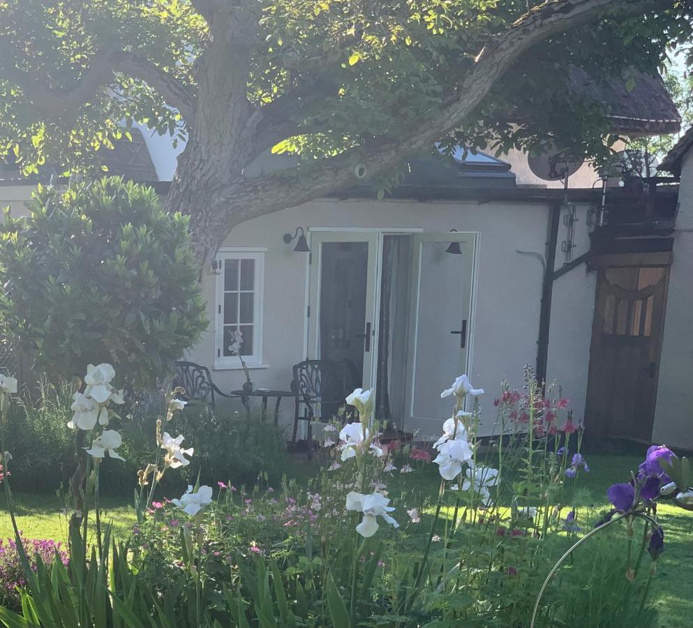 Corner House Luxury Bnb Little Dunmow Eksteriør billede