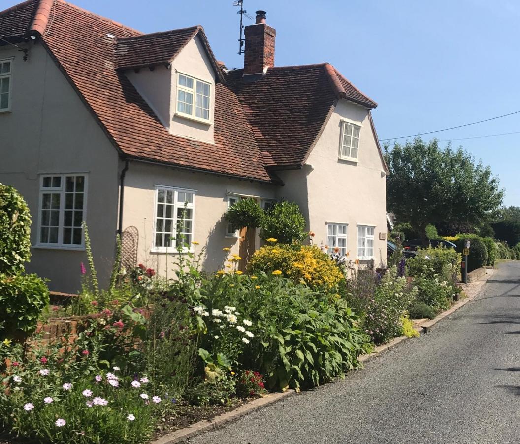 Corner House Luxury Bnb Little Dunmow Eksteriør billede